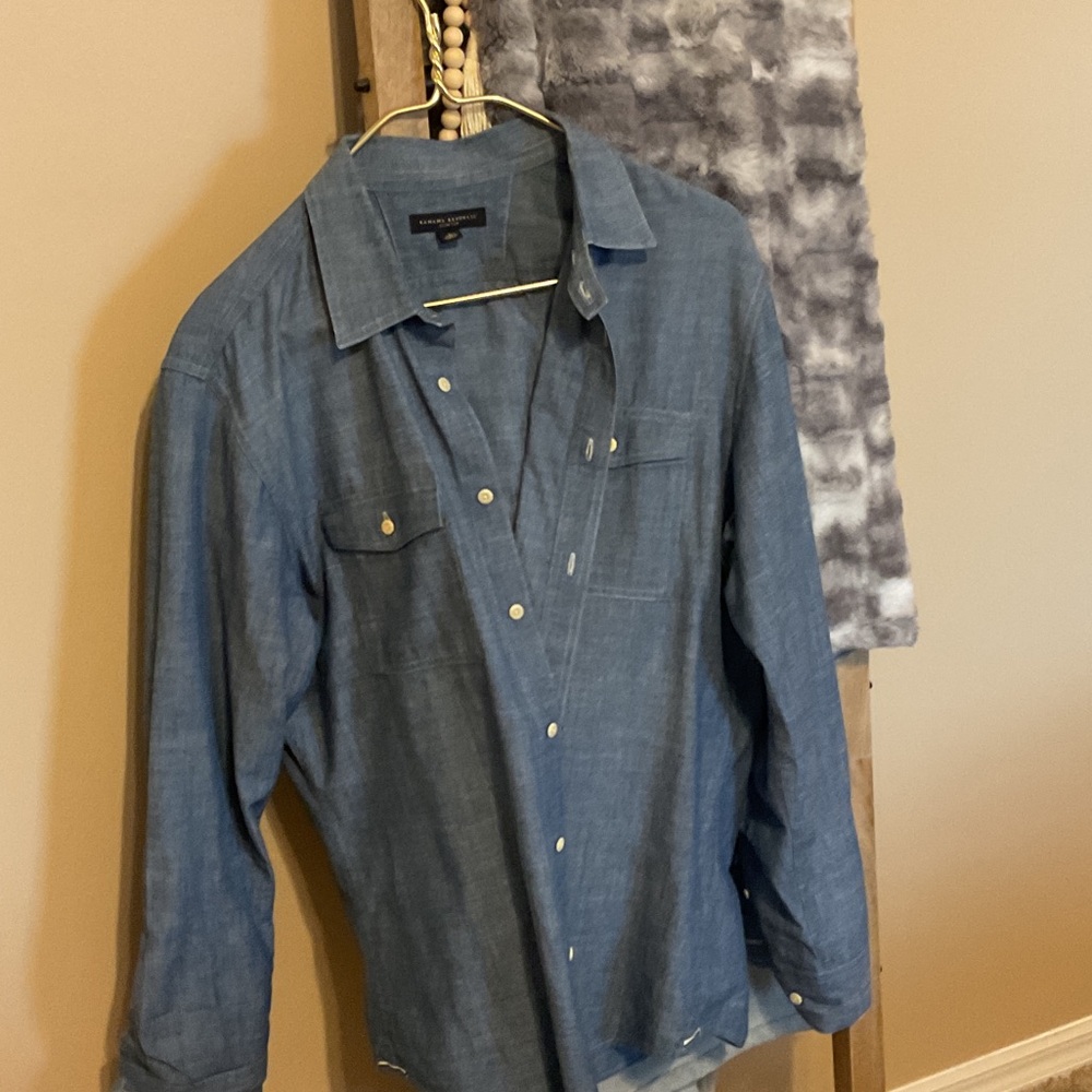 Banana Republic Men’s Blue Button-Up Shirt L